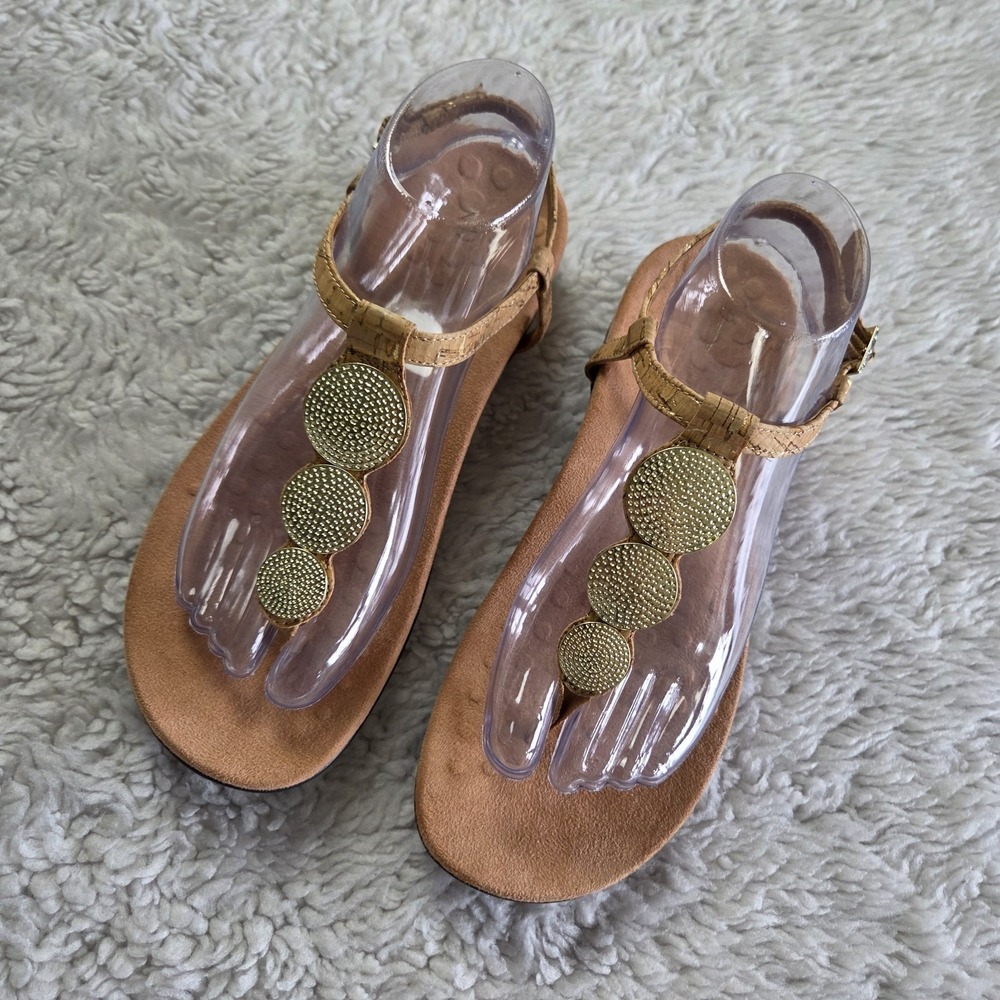 Vionic Lizbeth Sandals Women's 8.5 Gold Tan Cork Leather Thong Medallion Comfort